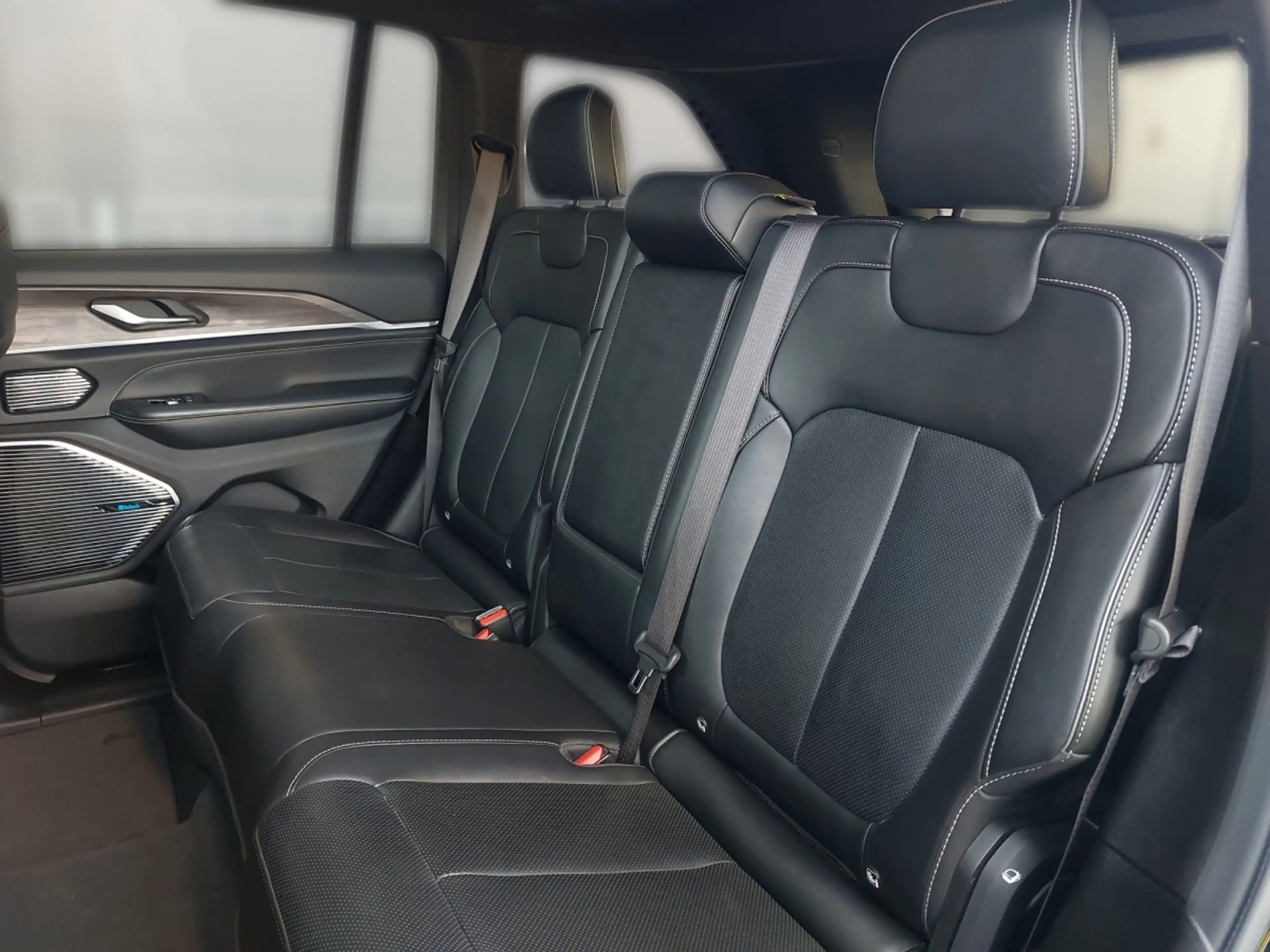 Jeep Grand Cherokee 2.0 PHEV 13,3kWh AT 4xe Overland — photo 11