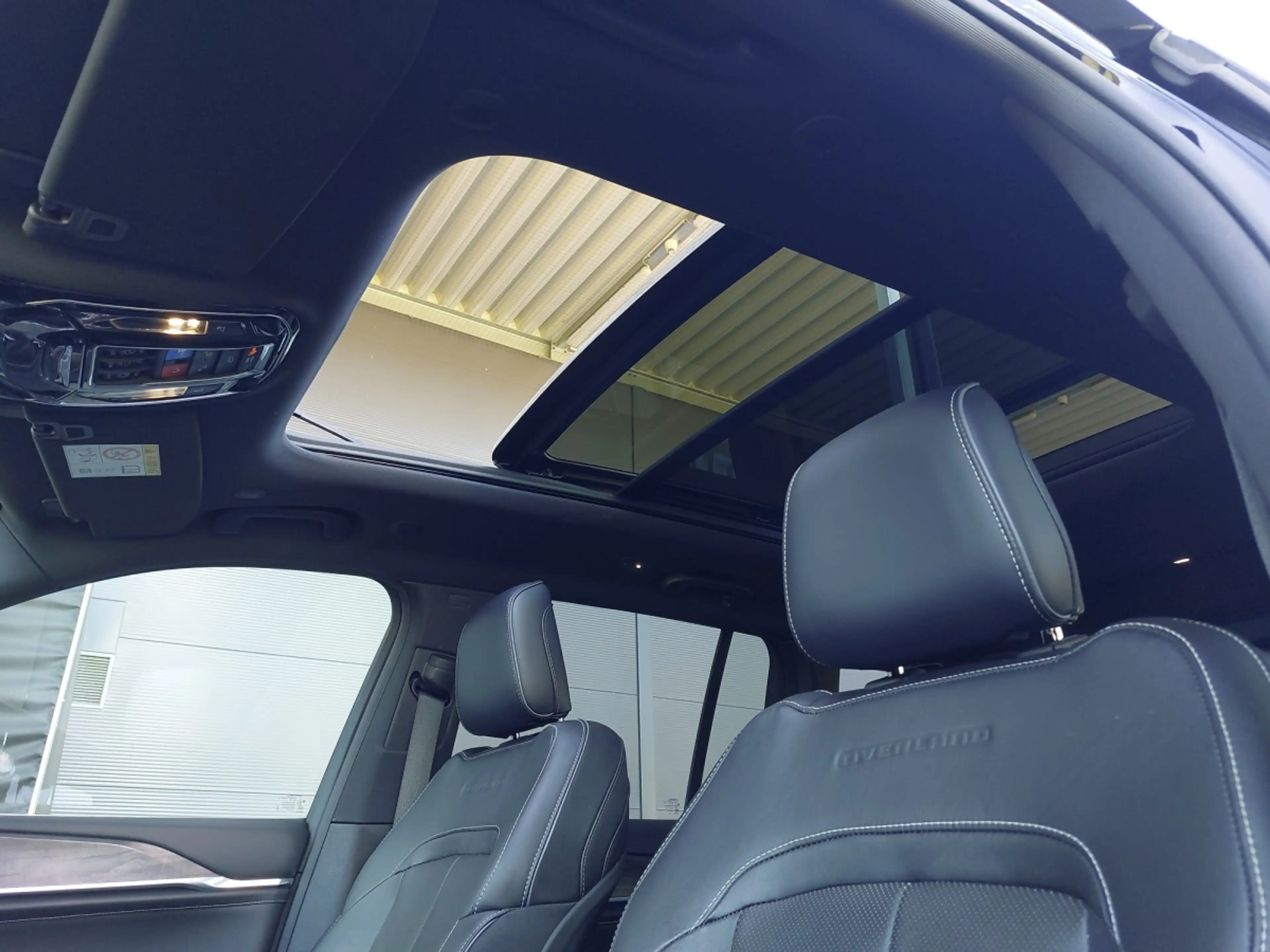 Jeep Grand Cherokee 2.0 PHEV 13,3kWh AT 4xe Overland — photo 19