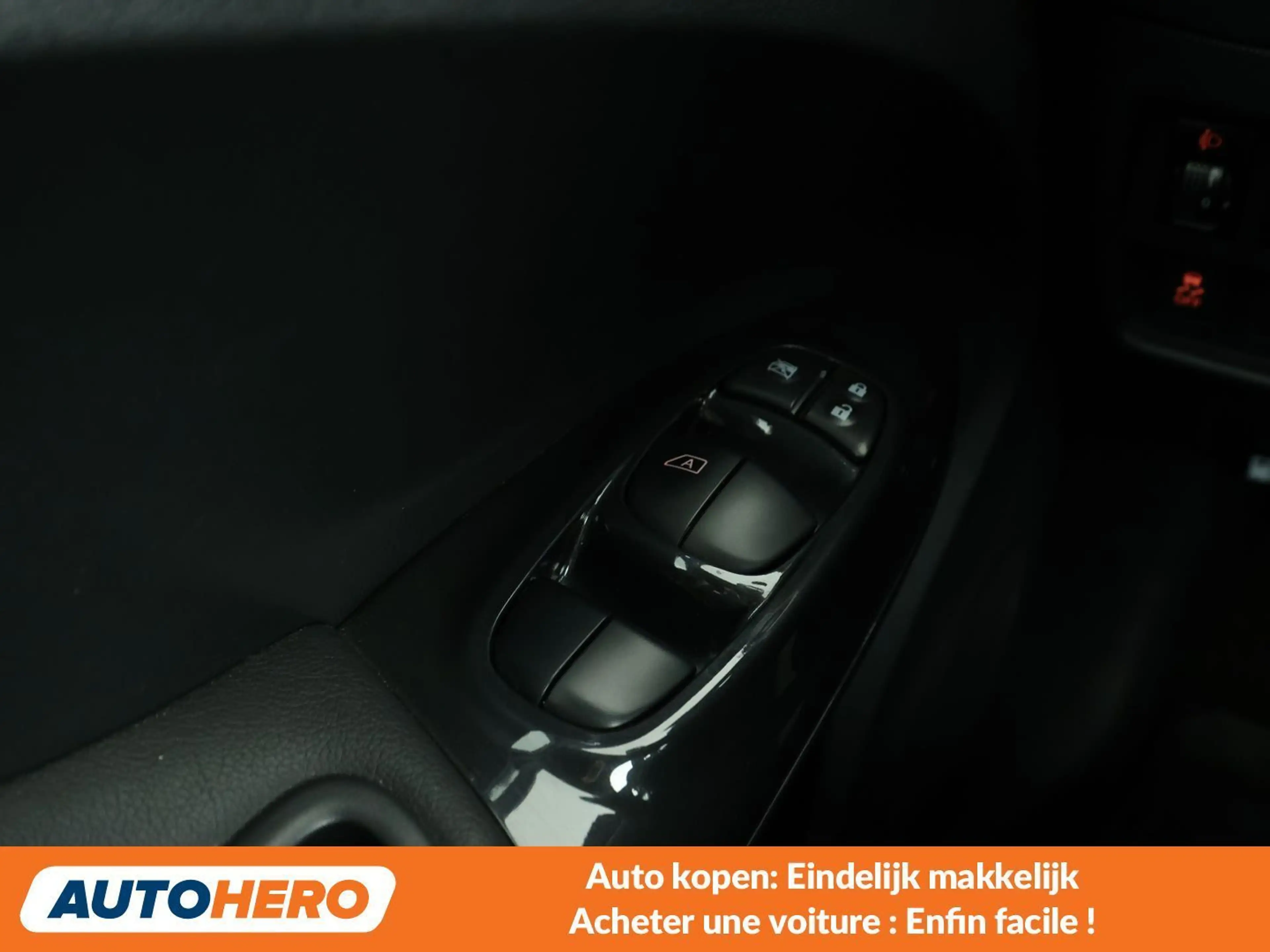 Nissan Juke 1.6 Tekna — photo 13