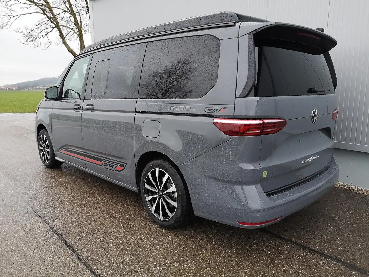 Volkswagen T7 California T7 2.0TDI DSG California Beach Sport Edition 8 Fac Grau - 2