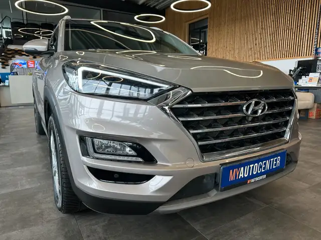 Hyundai Tucson view 3