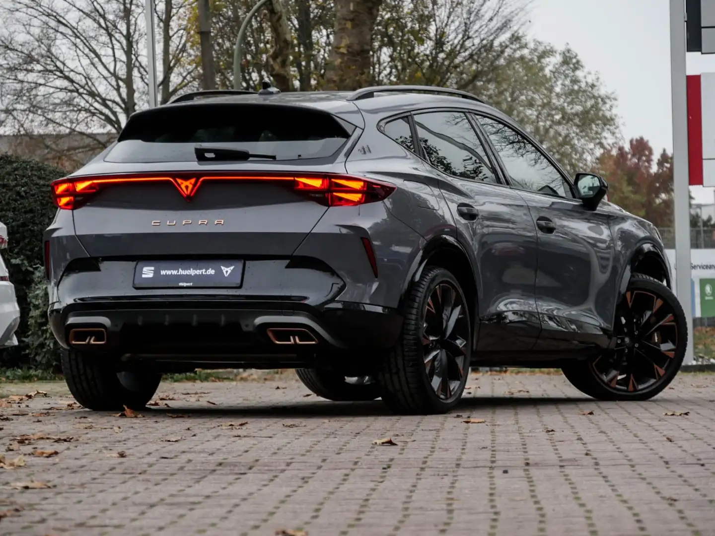 CUPRA Formentor 1.5 VZ HYBRID DSG EXTREME PANO 19LM Grau - 2