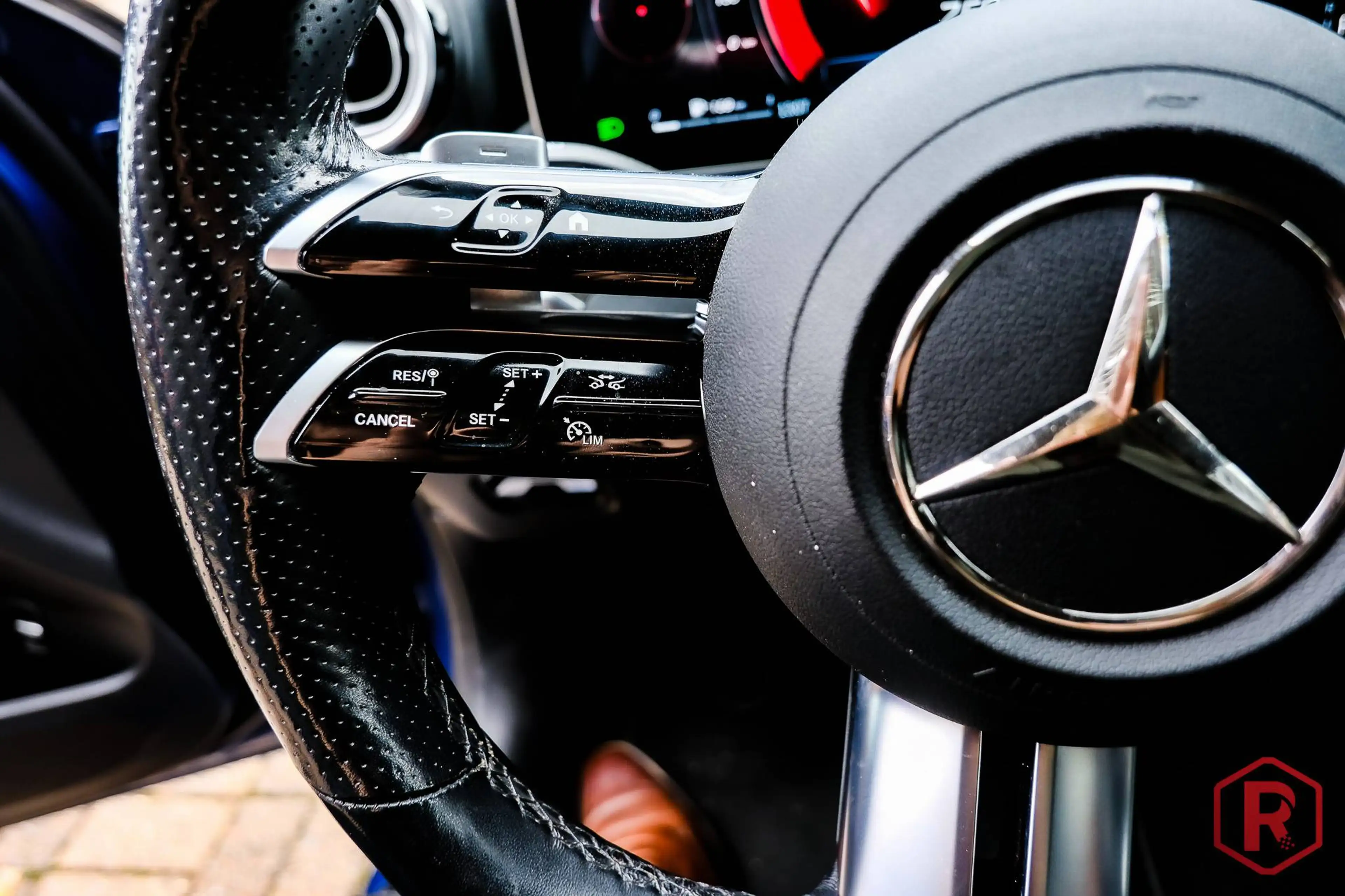Mercedes-Benz C 220 d AMG Pano Burmester Digitallight — photo 15
