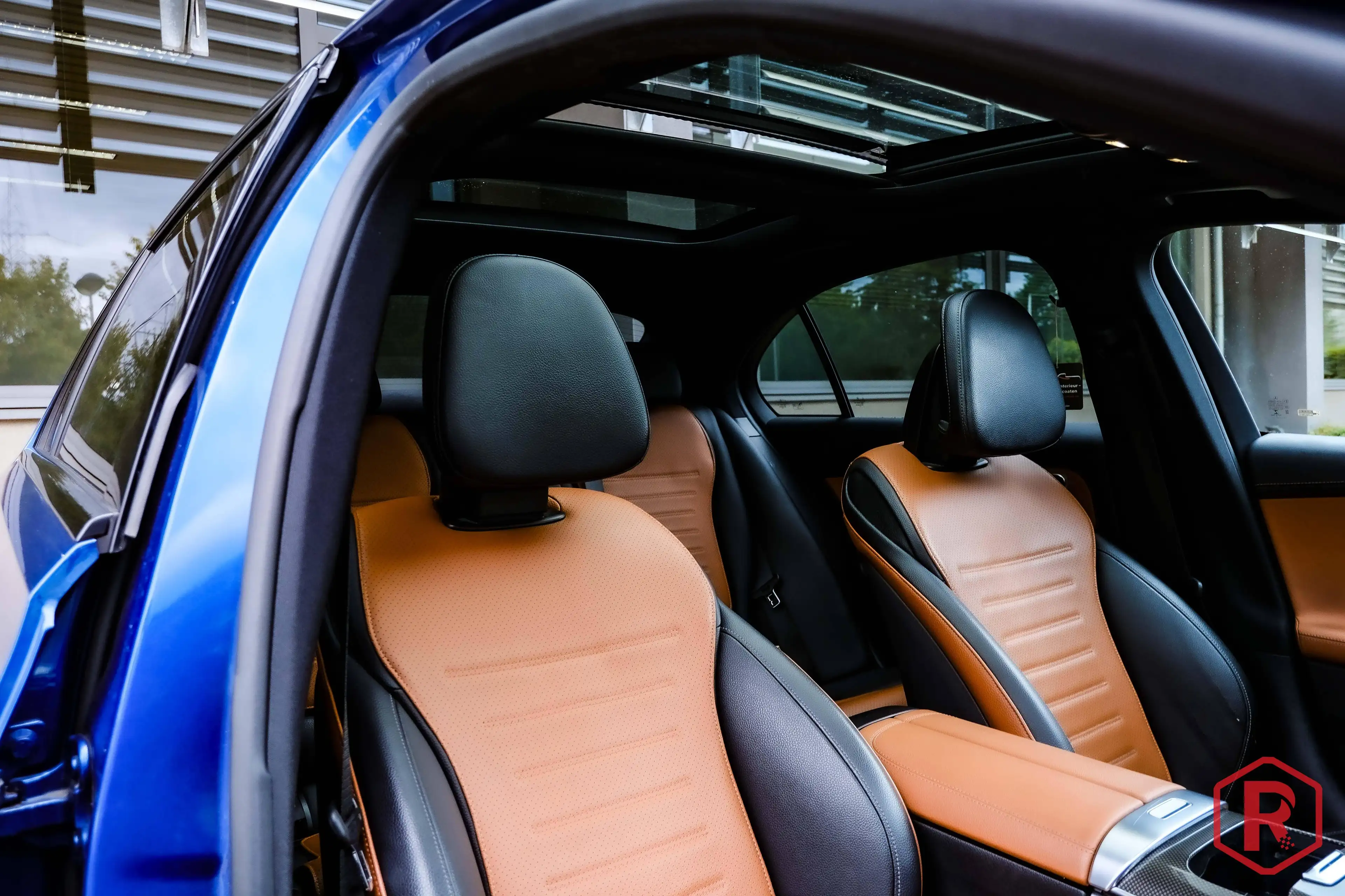 Mercedes-Benz C 220 d AMG Pano Burmester Digitallight — photo 11