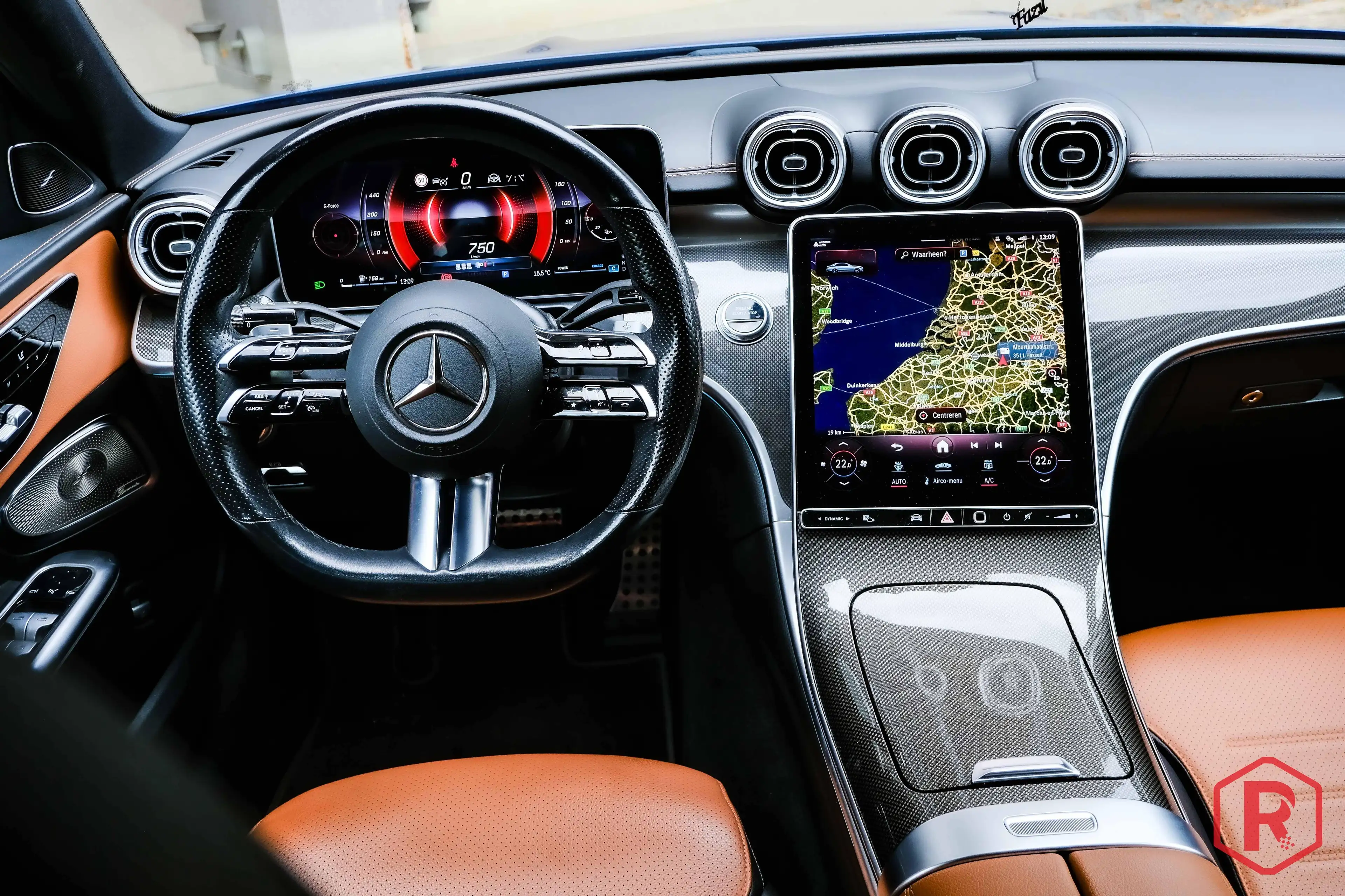 Mercedes-Benz C 220 d AMG Pano Burmester Digitallight — photo 9