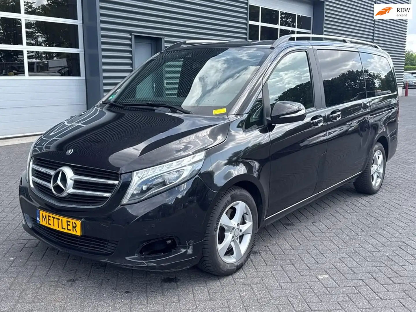 Mercedes-Benz V 220 CDI Lang, 7 Persoons, navigatie, cruise control , Zwart - 1