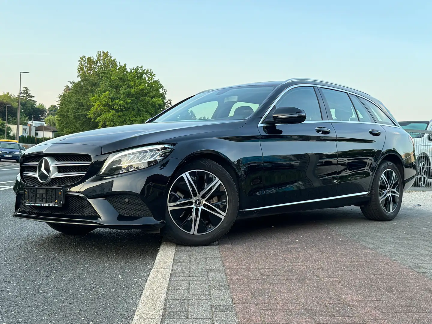 Mercedes-Benz C 200 C 200 T  LED Navi AVANTGARDE MBUX Navigation Plus Schwarz - 1