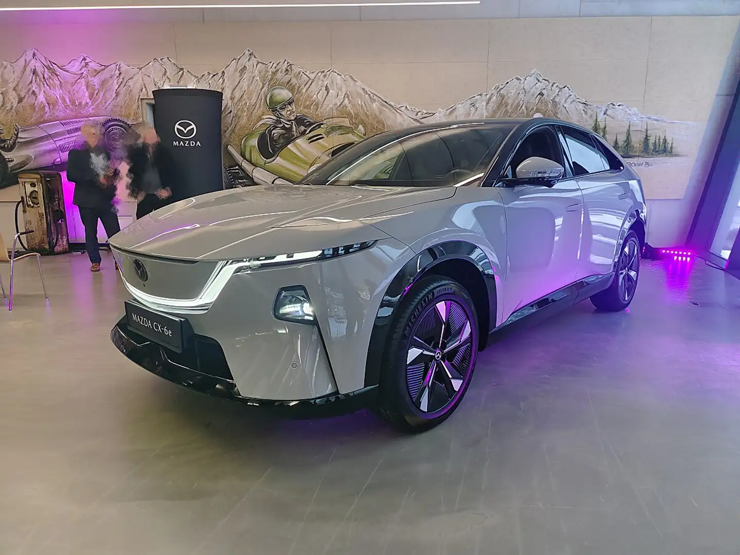 Mazda CX-6e Mazda CX-6e Elektro 78kWh Takumi SUV JETZT BEST... Grau - 1