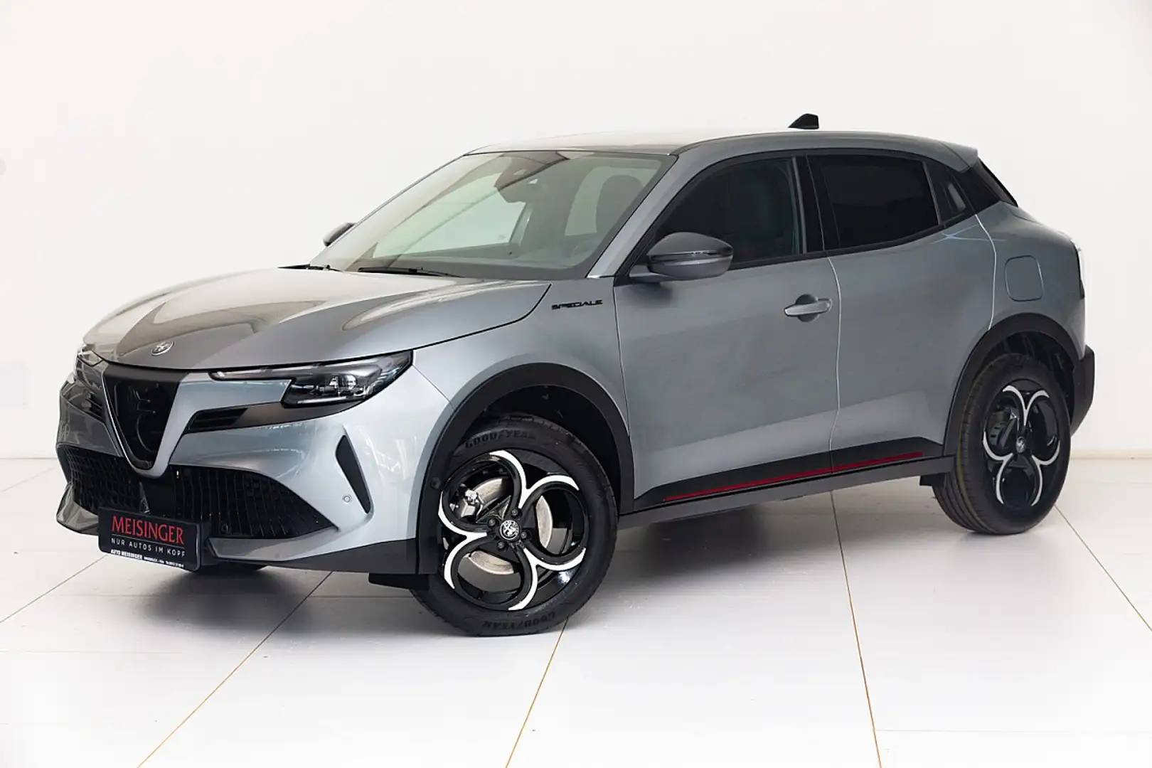 Alfa Romeo Junior Ibrida Speciale 1.2 MHEV e-DCT6 Grau - 1