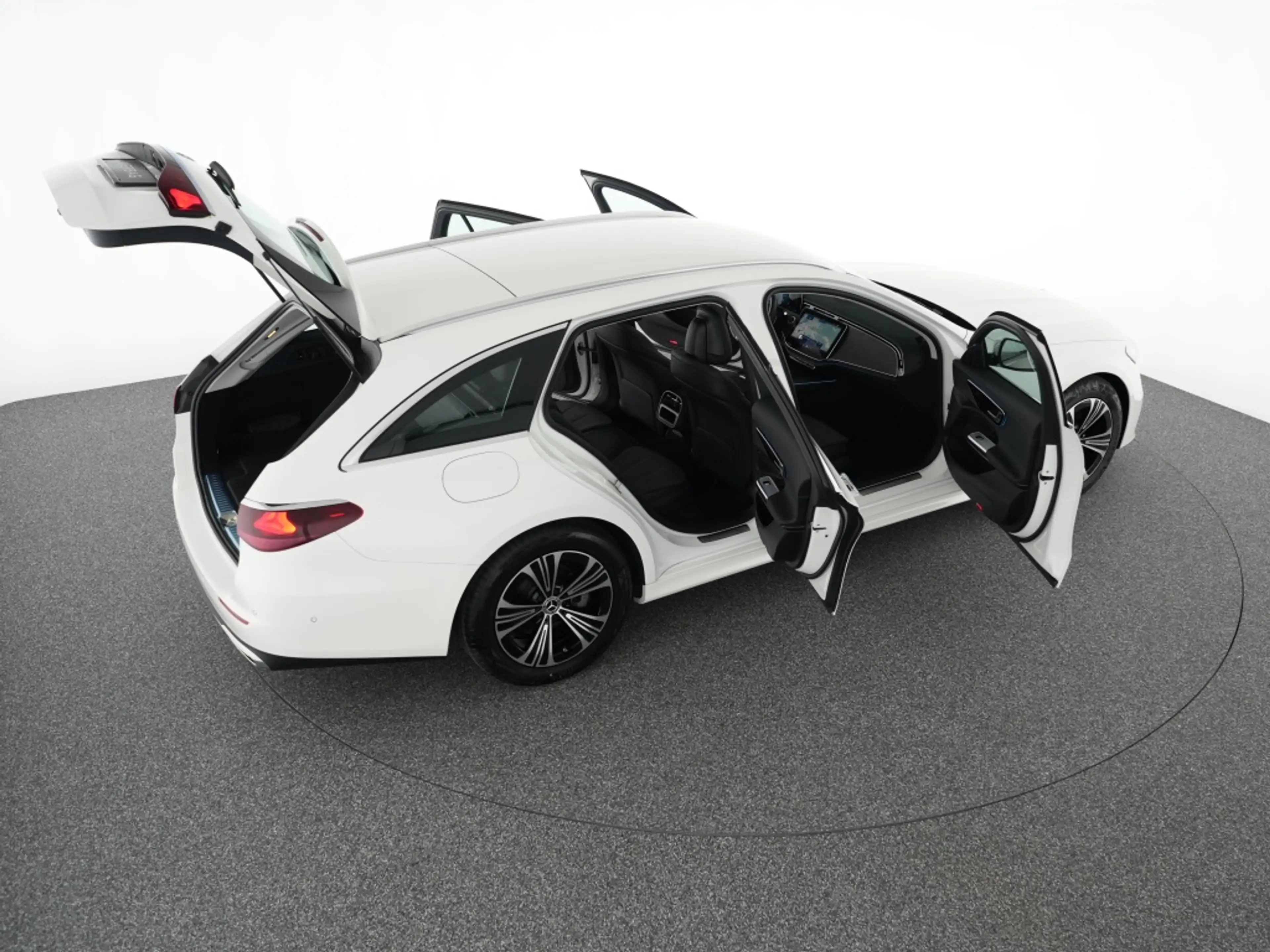 Mercedes-Benz E 220 d T Avantgarde Advanced AHK LED Automatik — photo 13