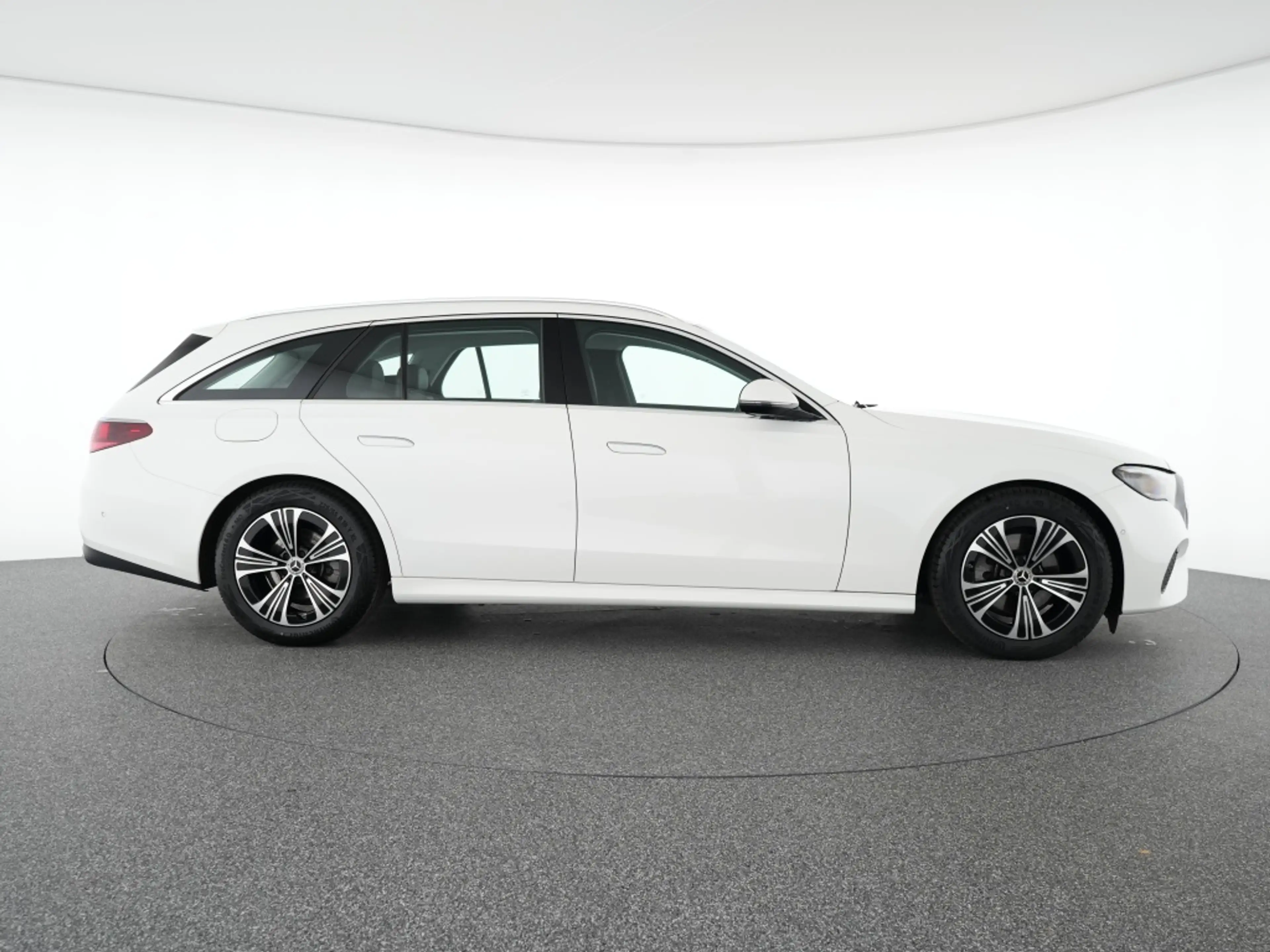 Mercedes-Benz E 220 d T Avantgarde Advanced AHK LED Automatik — photo 5