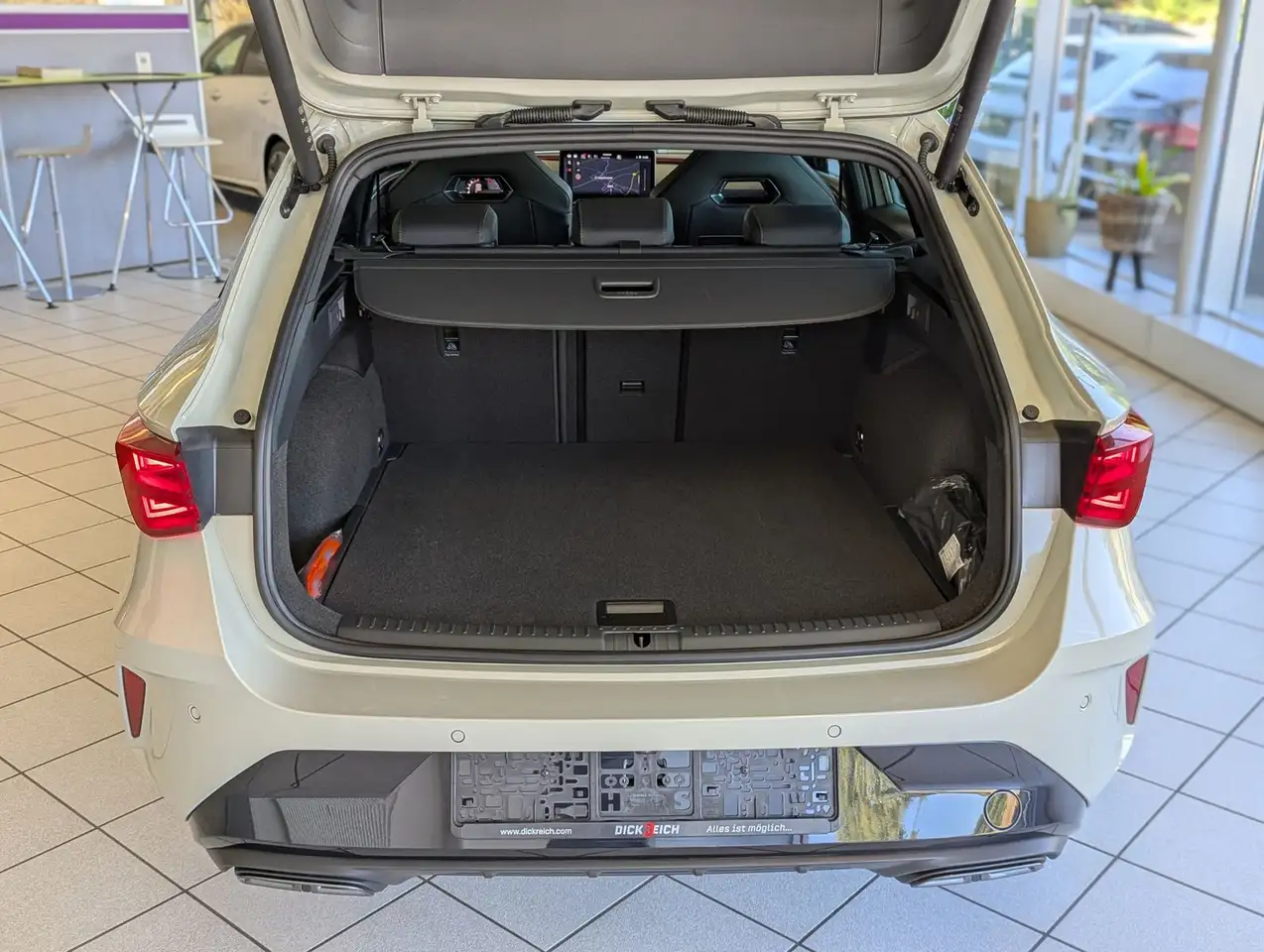 Cupra Leon 1.5 eTSI DSG Pano DCC Marix Dinamica AHK 19, миниатюра 18