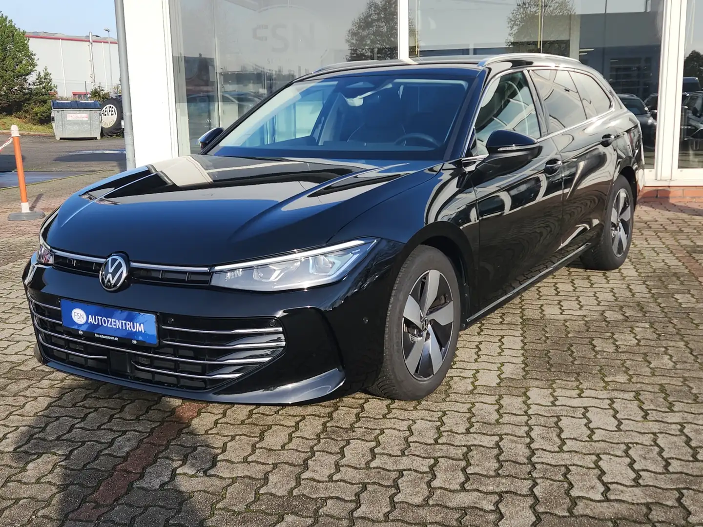 Volkswagen Passat 2.0 TDI Elegance Matrix 360° AHK Keyless EasyOpen Schwarz - 2