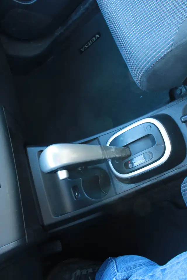 Nissan Versa снимка Nissan Versa