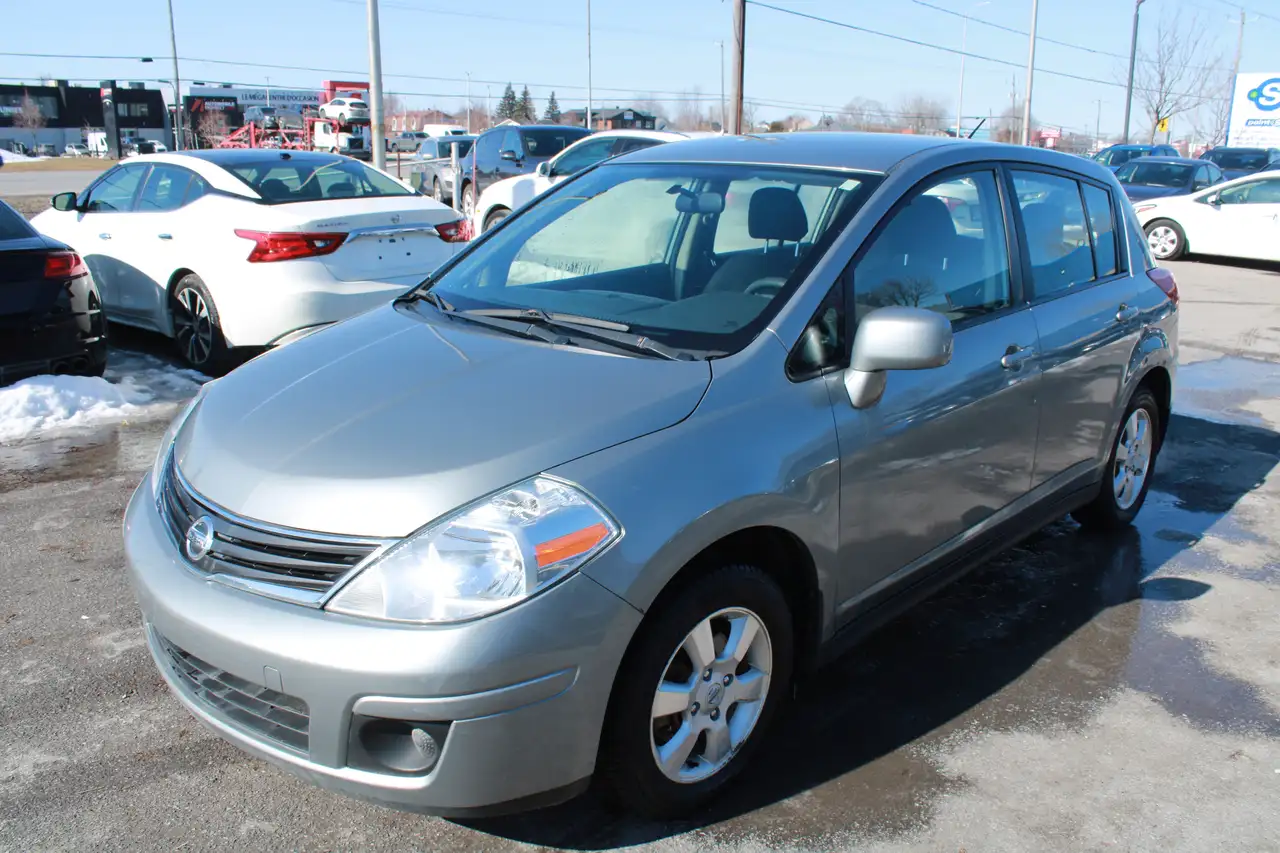 Nissan Versa снимка Nissan Versa
