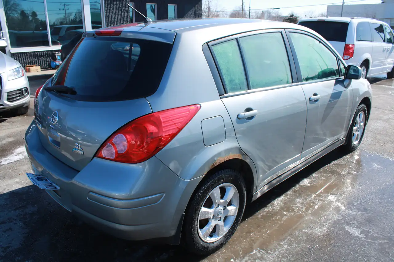 Nissan Versa снимка Nissan Versa