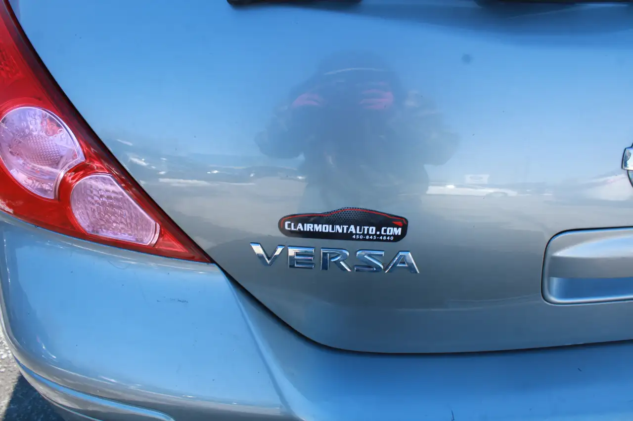 Nissan Versa снимка Nissan Versa