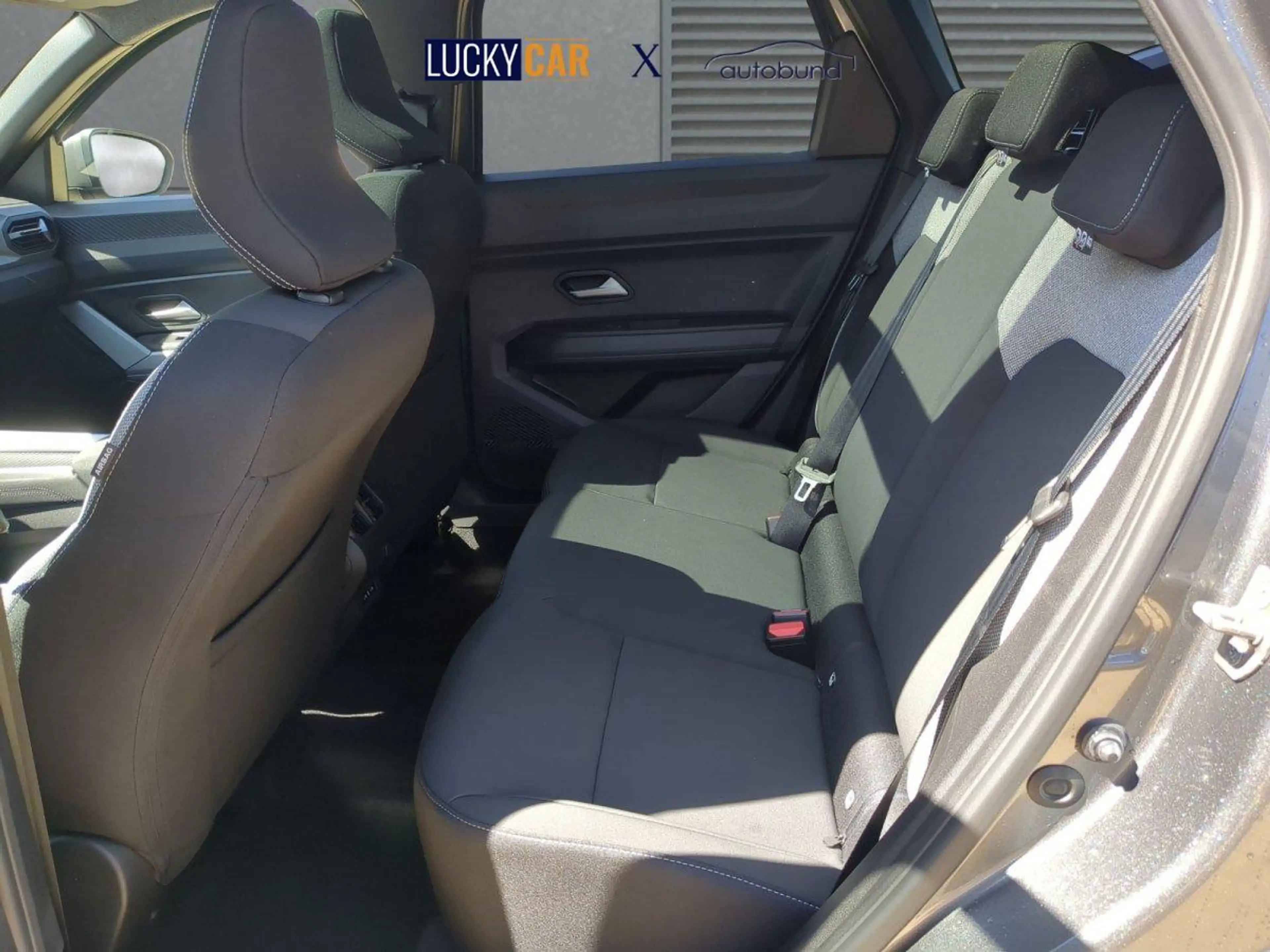 Dacia Bigster Journey Panodach+SHZ+LKHZ+RFK+PDC Hybrid 155 11... — photo 6