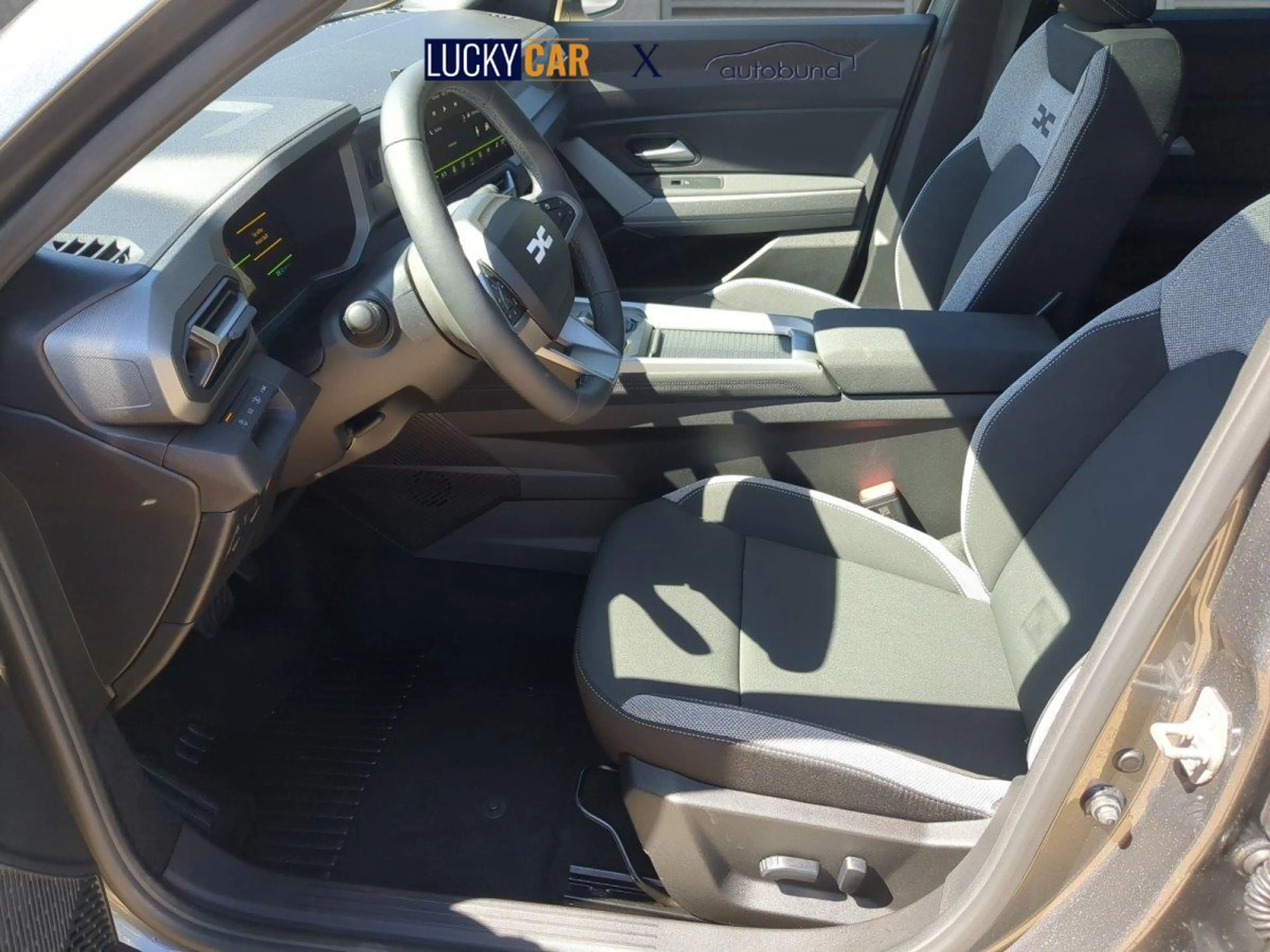 Dacia Bigster Journey Panodach+SHZ+LKHZ+RFK+PDC Hybrid 155 11... — photo 4