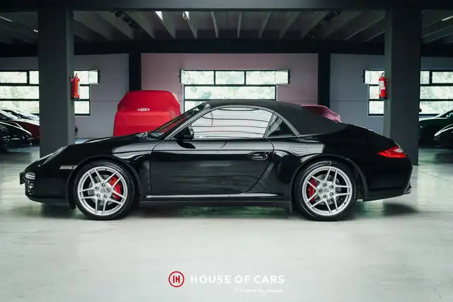 Porsche 911 view 10