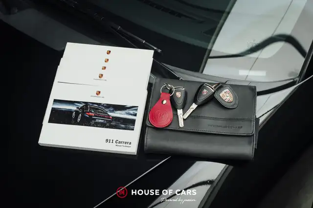 Porsche 911 view 25
