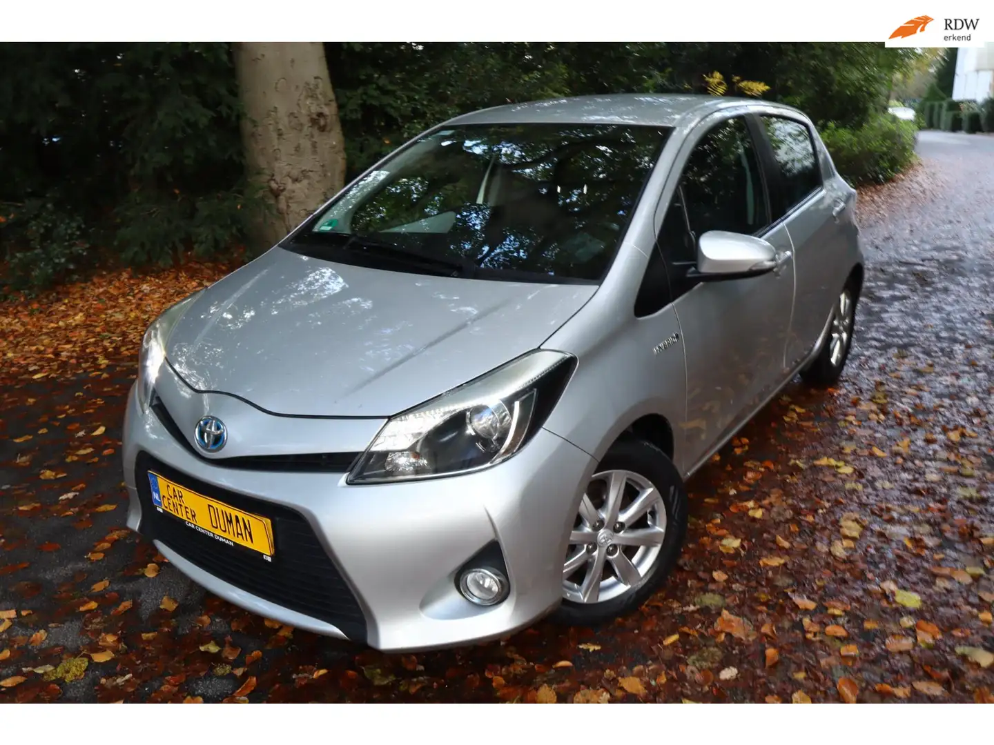 Toyota Yaris 1.5 Full Hybrid Aspiration Navi Camera INCL BTW Grau - 1