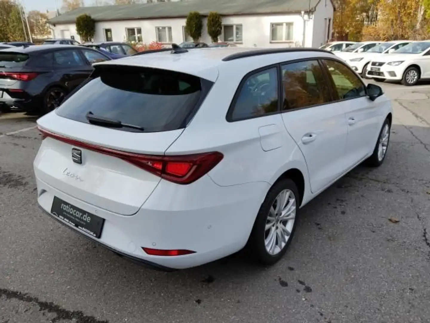 SEAT Leon LEON SPORTSTOURER STYLE EDITION 1.5 TSI AHK-VOR. Wit - 2