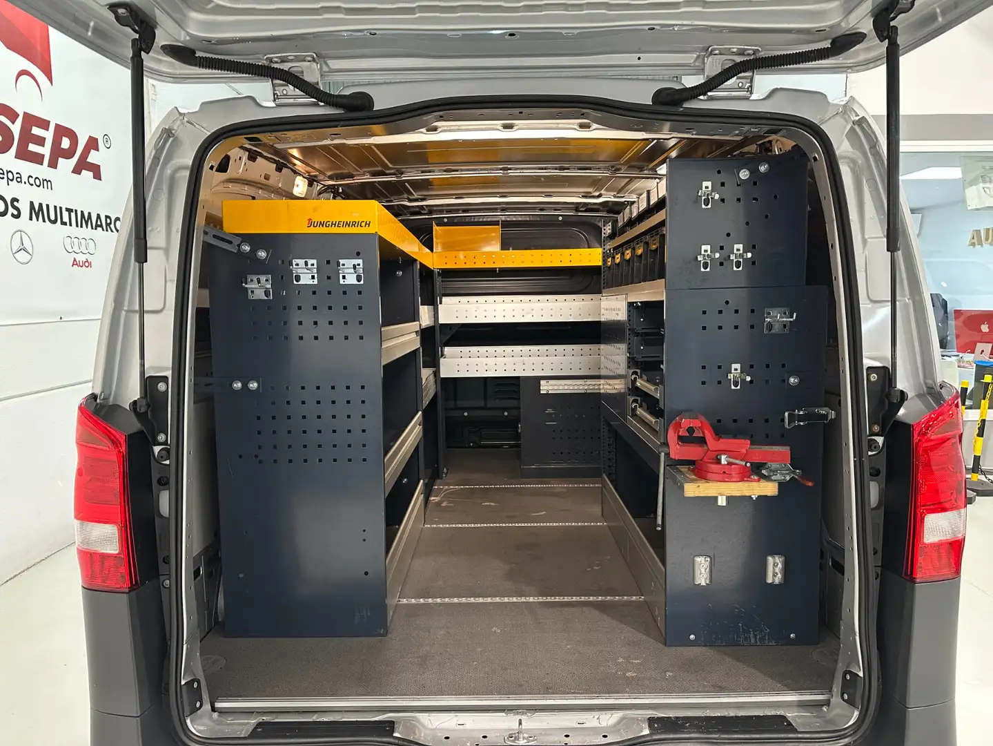 Mercedes-Benz Vito Mixto 114CDI Larga Gris - 1