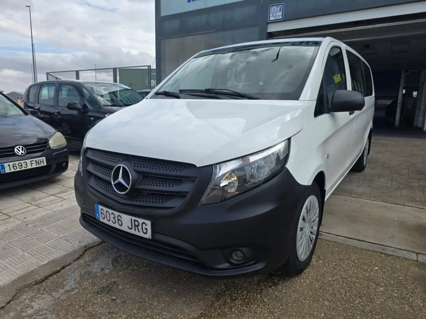 Mercedes-Benz Vito Tourer 116CDI Pro Extralarga - 1