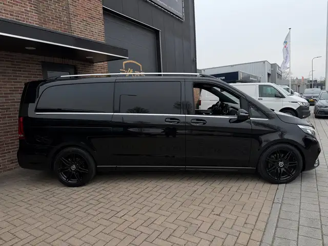 Mercedes-Benz V-Class view 10