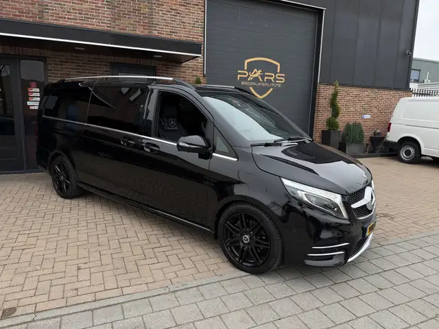 Mercedes-Benz V-Class view 9