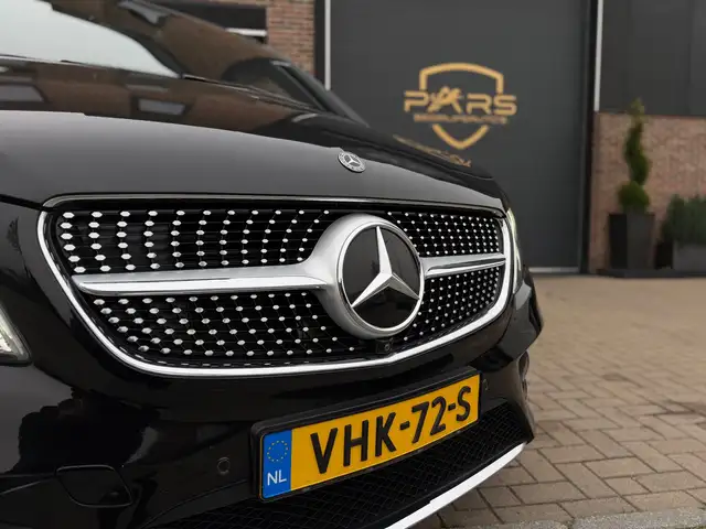 Mercedes-Benz V-Class view 6