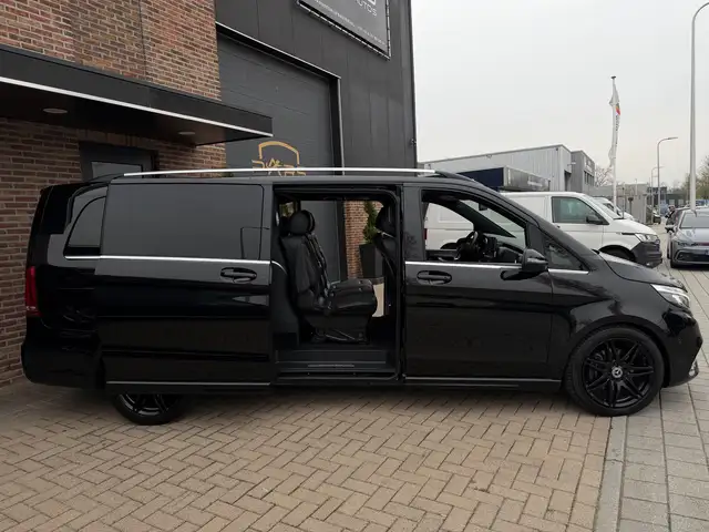 Mercedes-Benz V-Class view 11