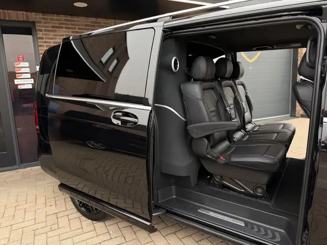 Mercedes-Benz V-Class view 12