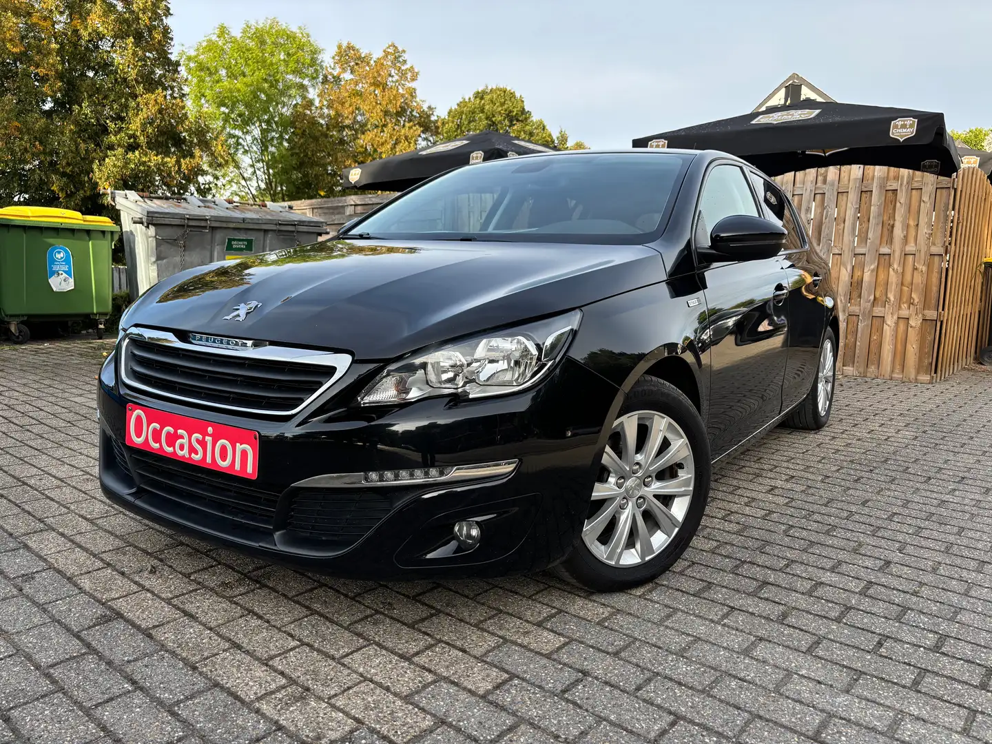 Peugeot 308 308 1.2i EURO 6 b 1erMAIN Negro - 1