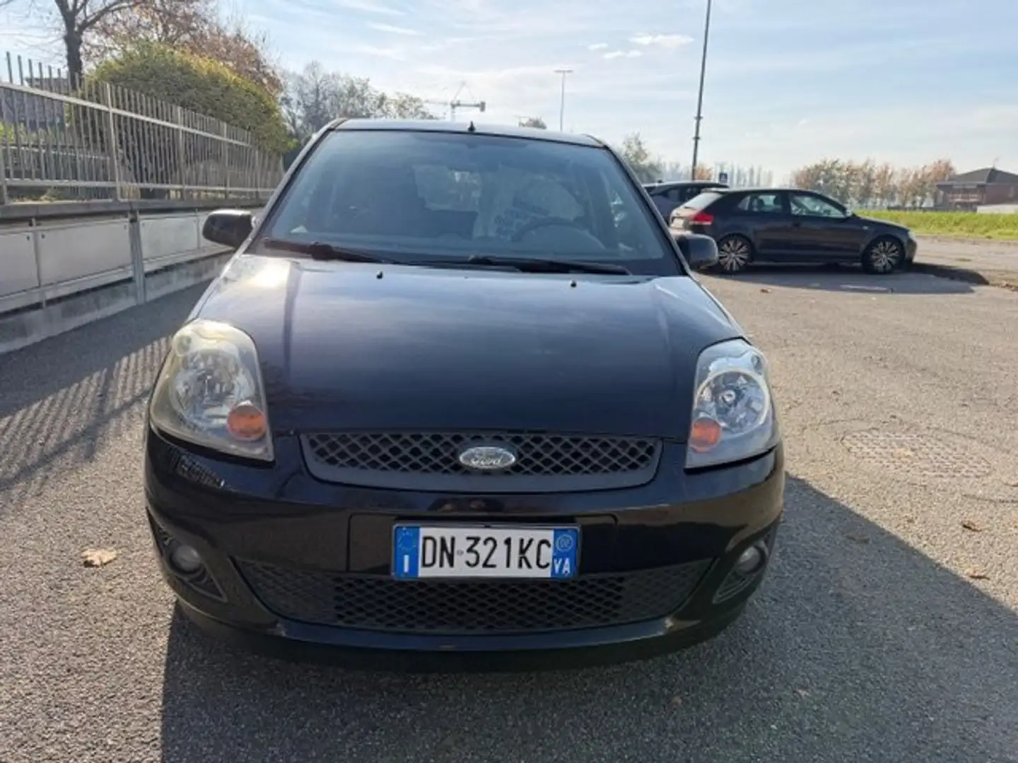 Ford Fiesta 5p 1.2 Titanium Euro 4 - 2