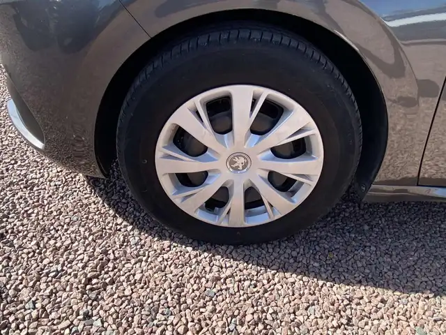 Peugeot 208 view 26