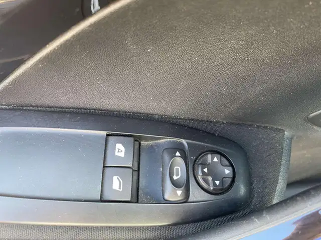 Peugeot 208 view 22