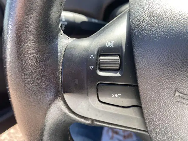 Peugeot 208 view 18