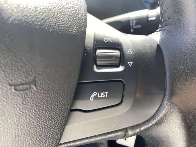 Peugeot 208 view 17
