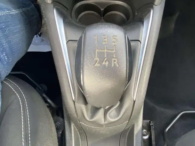Peugeot 208 view 7