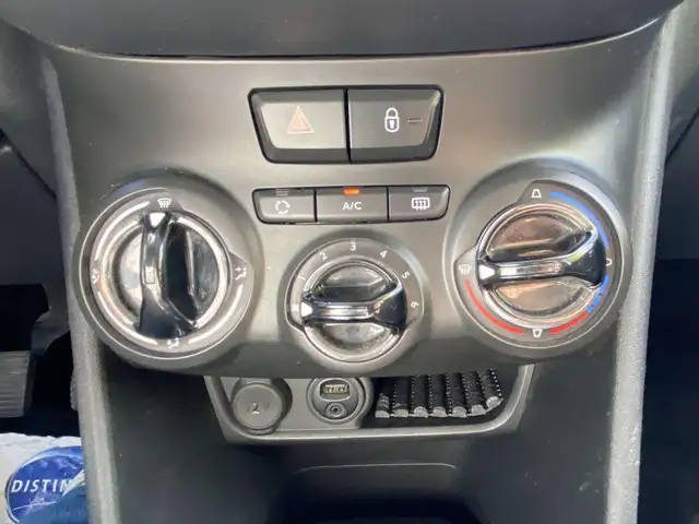 Peugeot 208 view 8