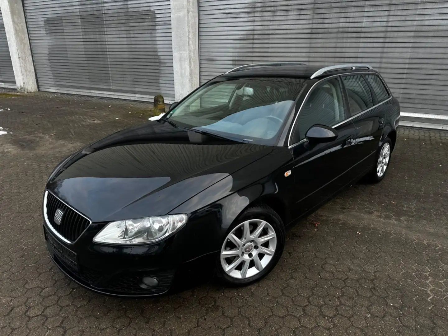 SEAT Exeo ST Style 2.0TDI*PDC*Tempomat*Klimaauto Noir - 1
