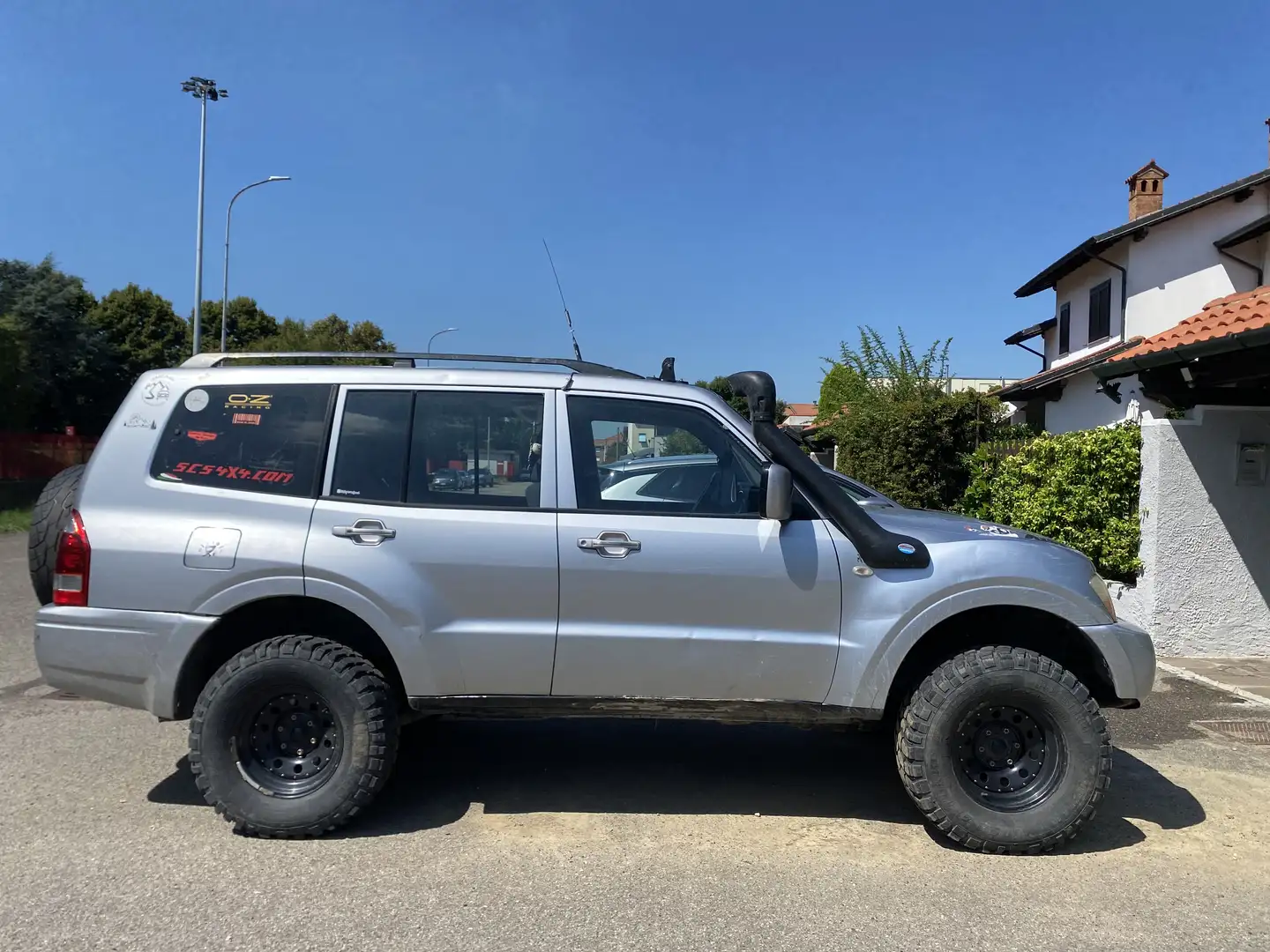 Mitsubishi Pajero 5p 3.2 tdi 16v di-d Intense auto - 2