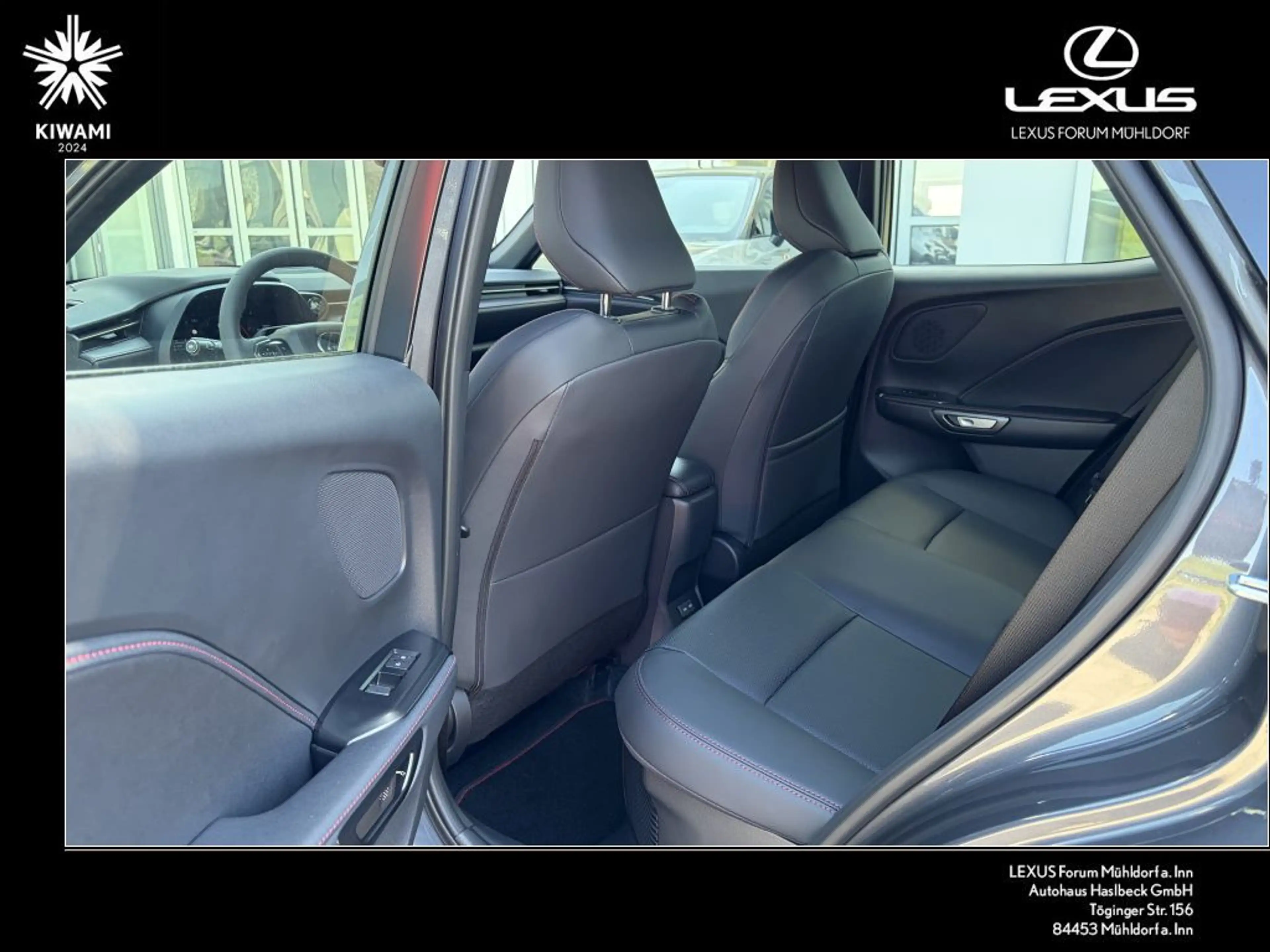Lexus LBX FWD Elegant Black Edition — photo 10