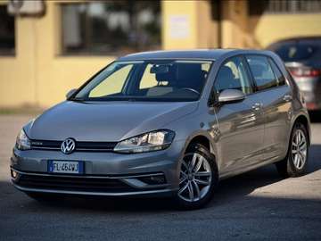 Golf VII 2017 5p 5p 1.4 tgi Executive 110cv