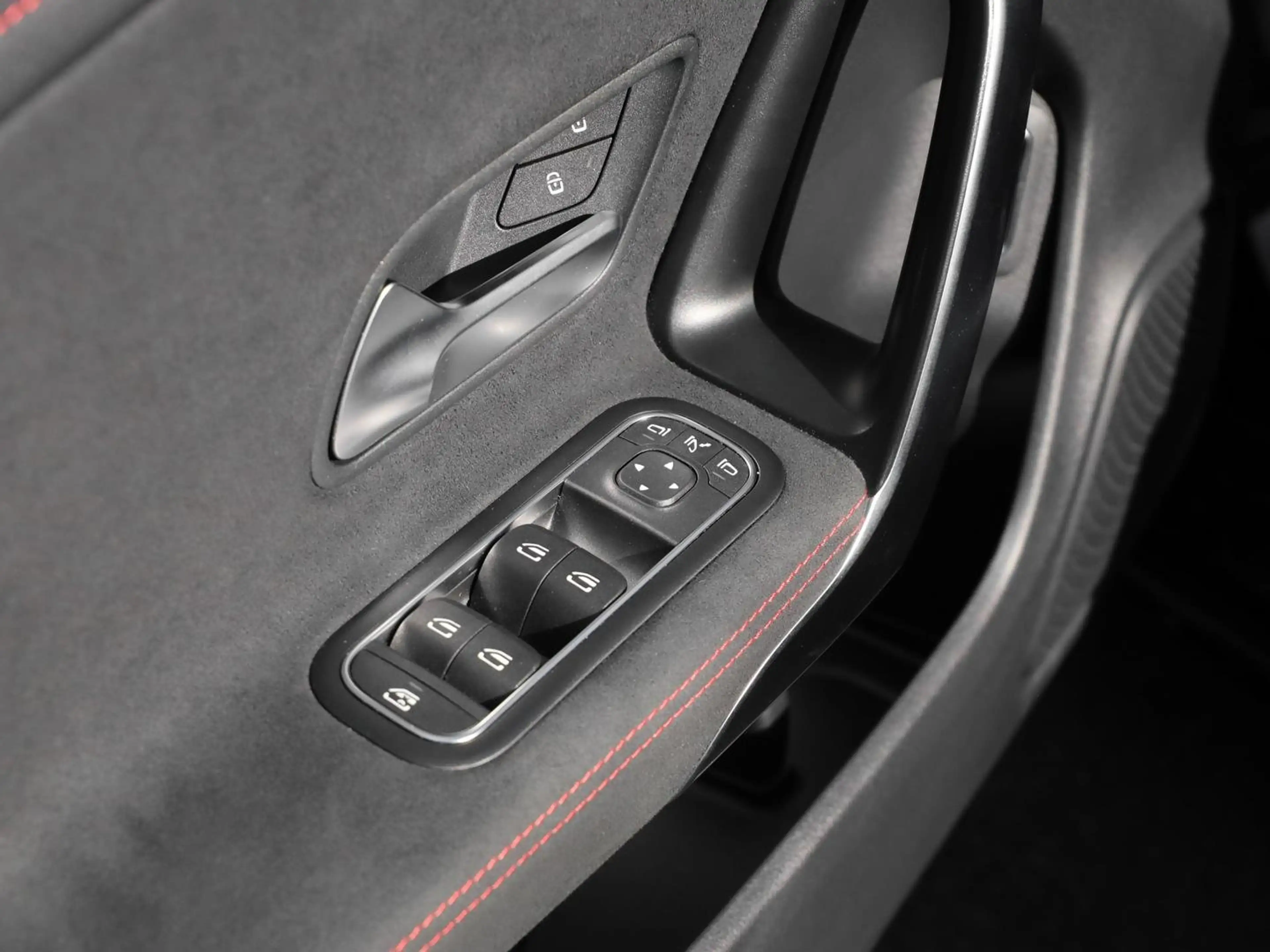 Mercedes-Benz CLA 200 AMG Advanced+ Kamera Ambiente Keyless-Go — photo 6