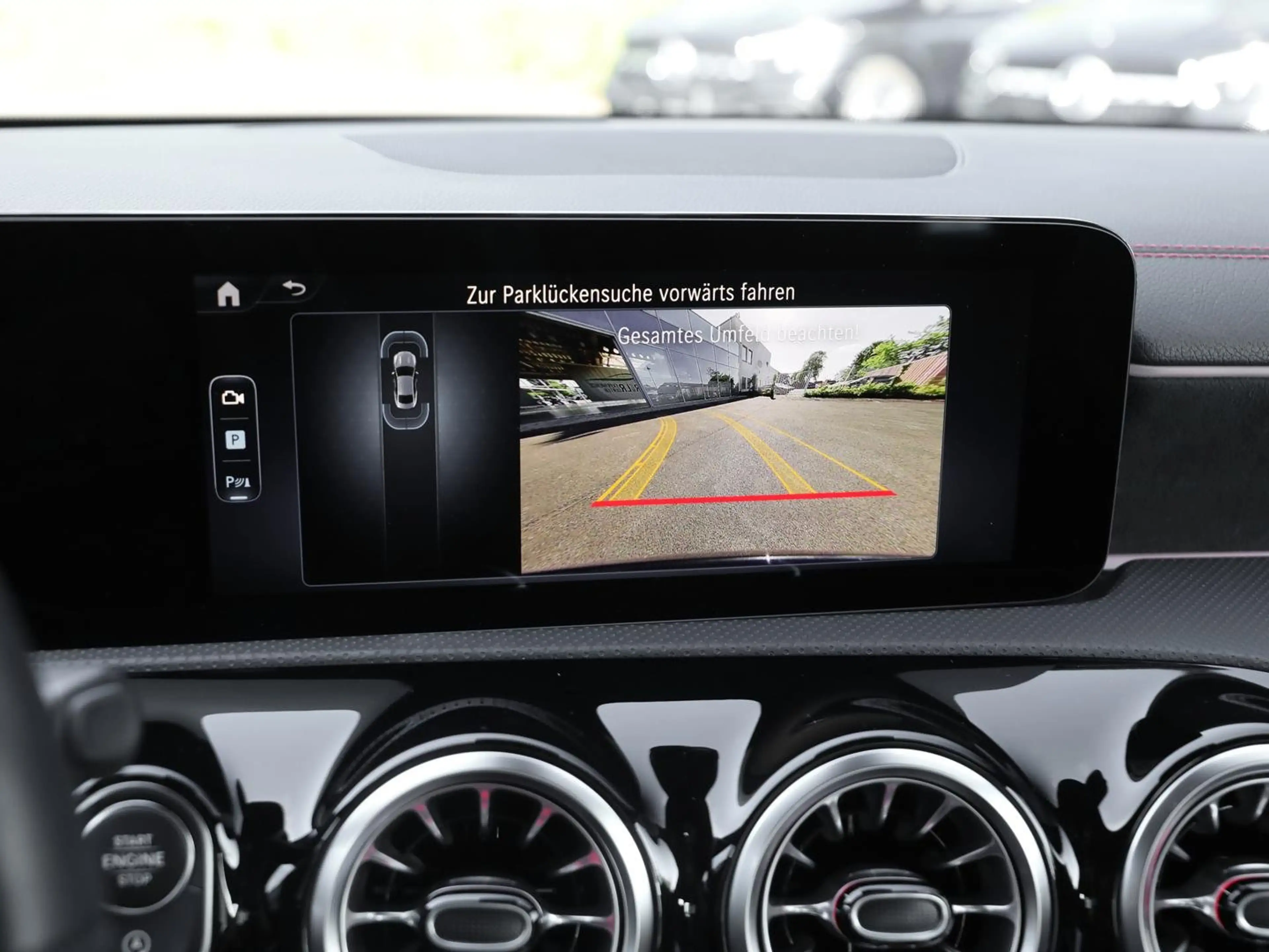 Mercedes-Benz CLA 200 AMG Advanced+ Kamera Ambiente Keyless-Go — photo 4