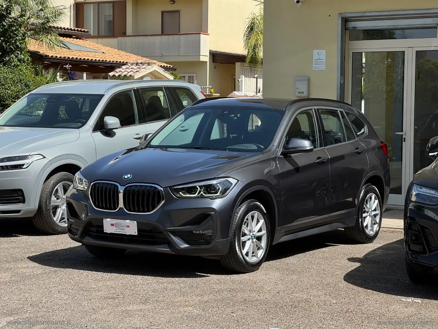BMW X1 sDrive16d Business Advantage FARI TAG. BMW Grau - 2