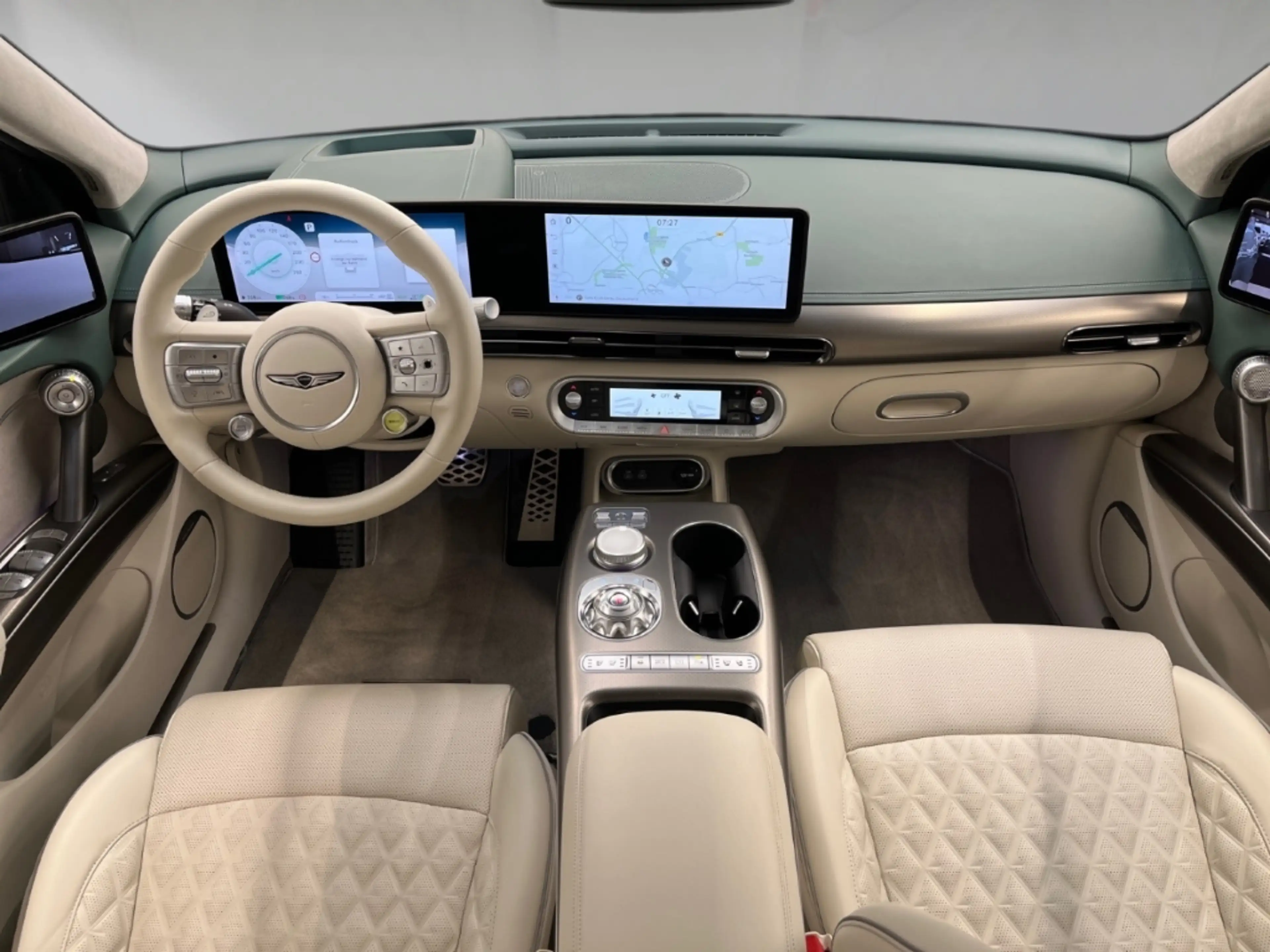 Genesis GV60 Sport Pkus Elektro 4WD Panorama Memory Sitze Sound — photo 12